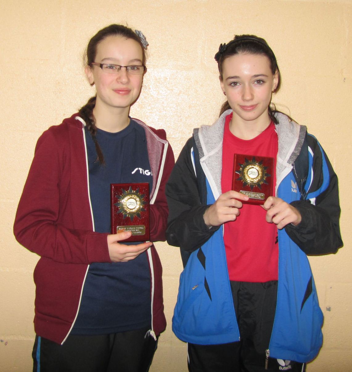 Under 14 Girls Winner - Nadia Doherty and Runner Up - Emma Rhind 